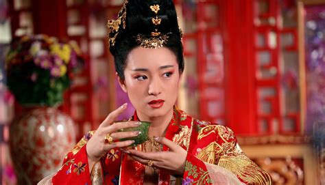 Gong li curse of the golden flower actress
